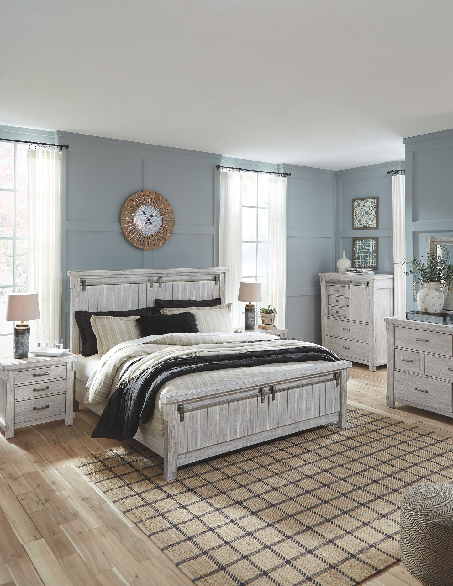 Brashland - White - Three Drawer Night Stand