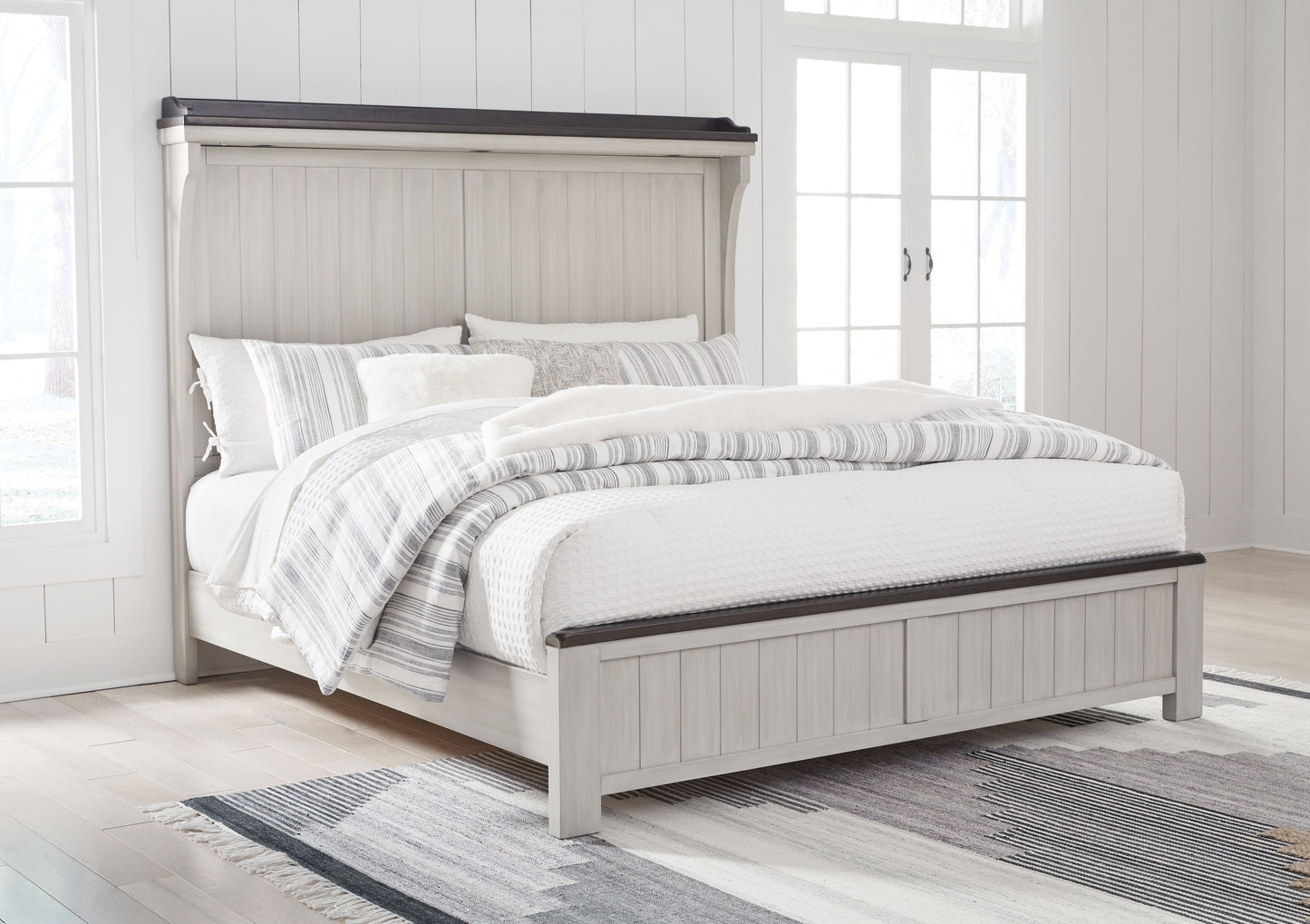 Darborn - Panel Bed
