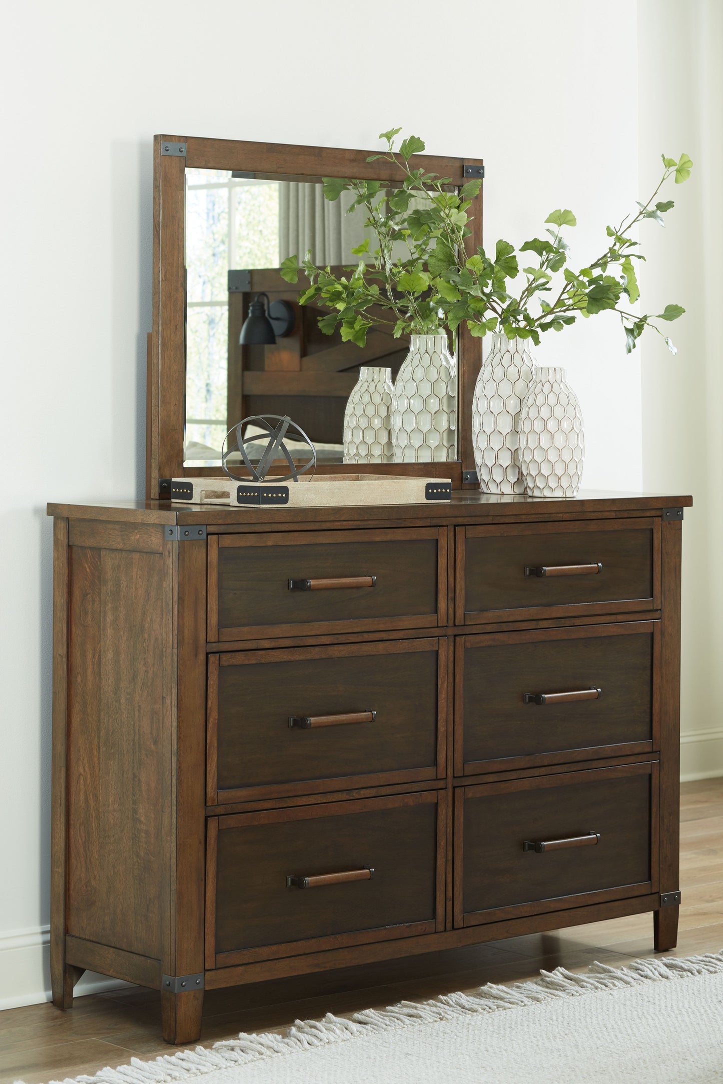 Wyattfield - Dresser, Mirror