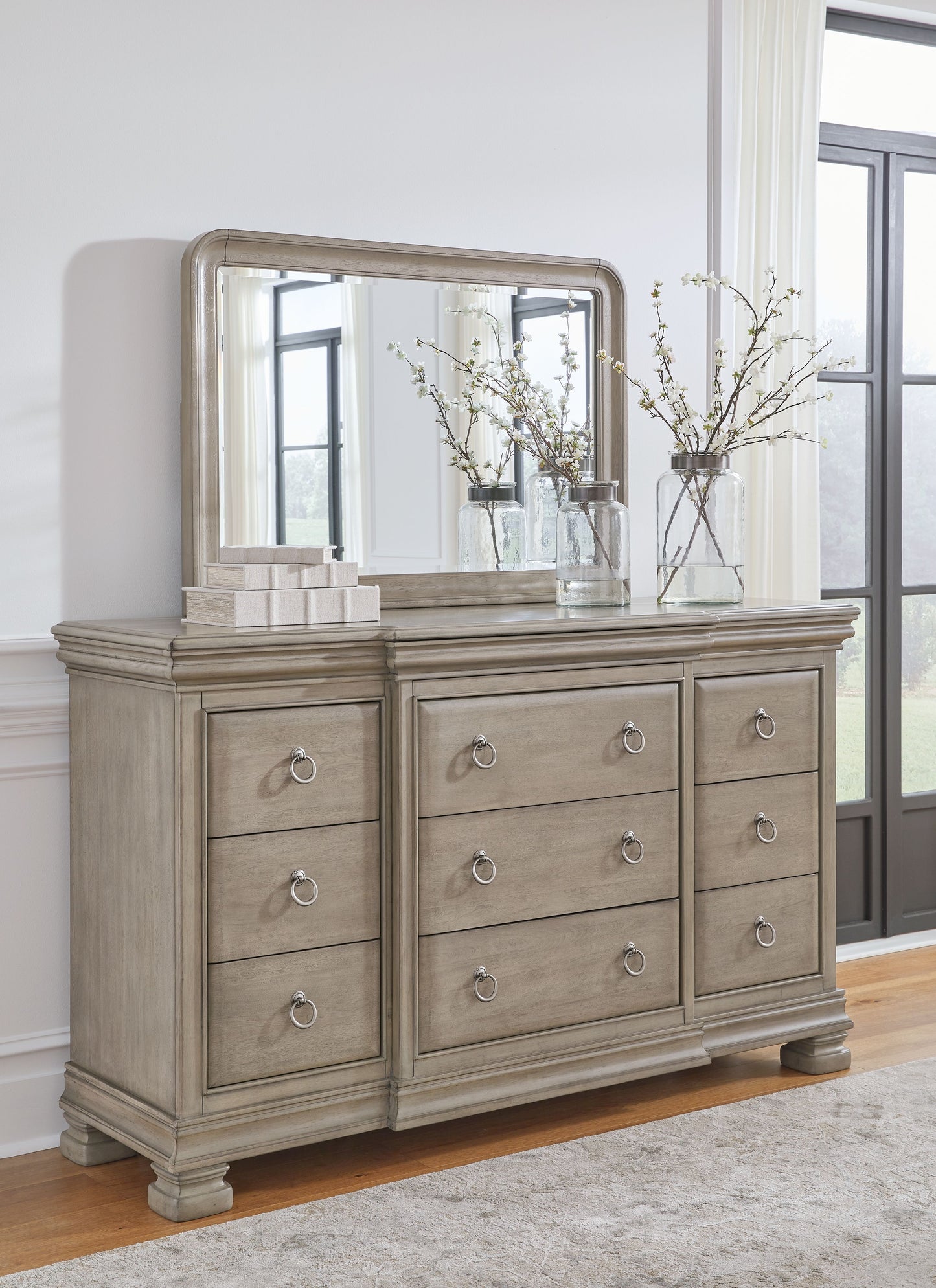Lexorne - Gray - 7 Pc. - Dresser, Mirror, Chest, Queen Sleigh Bed, 2 Nightstands