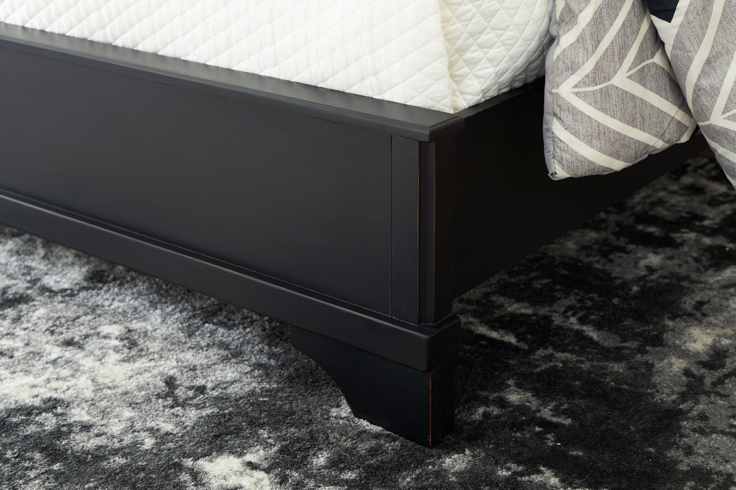 Chylanta - Sleigh Bed