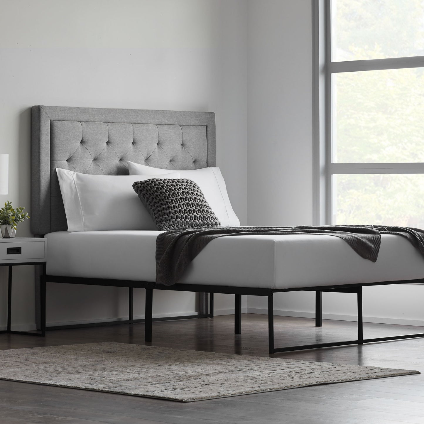 Modern - Platform Bed Frame - 1-piece - California King