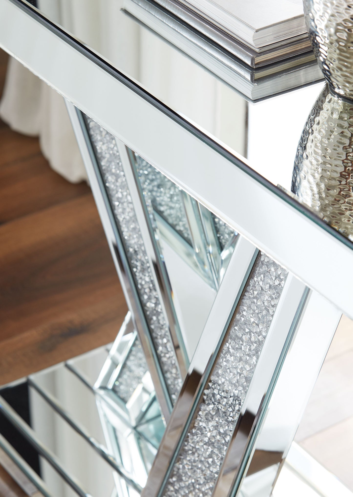 Gillrock - Metallic - Console Table