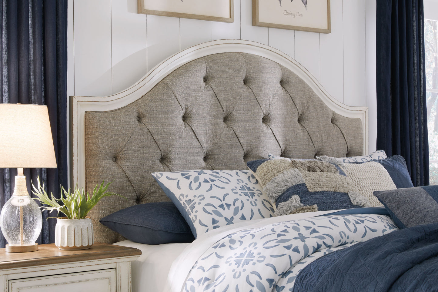 Brollyn - Upholstered Panel Bed