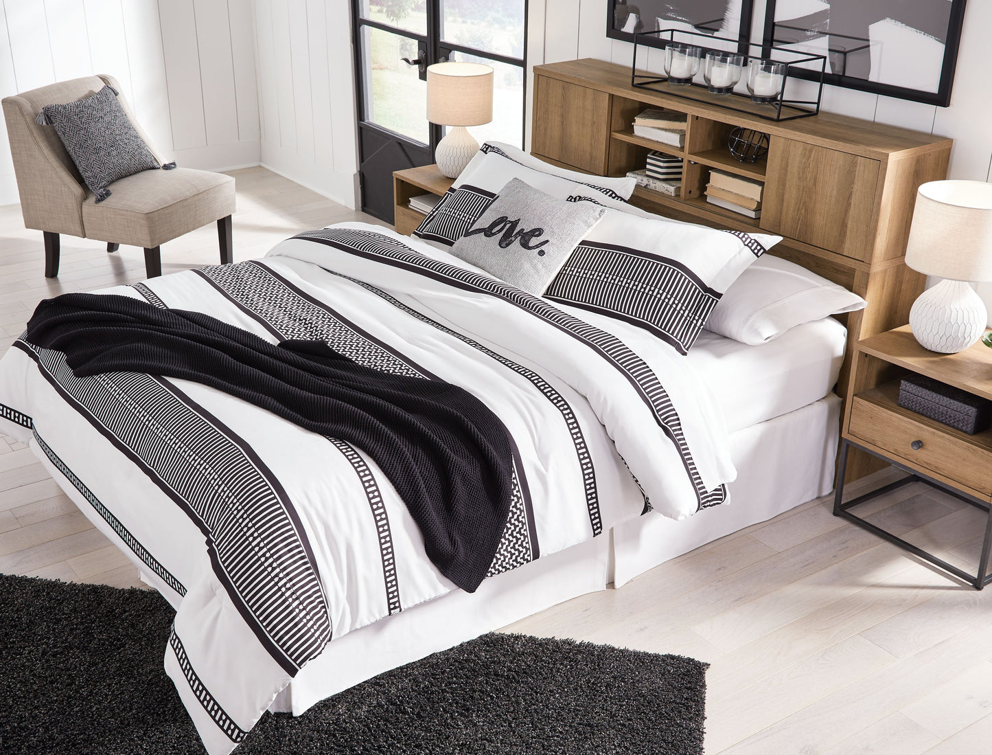 Thadamere - Storage Headboard