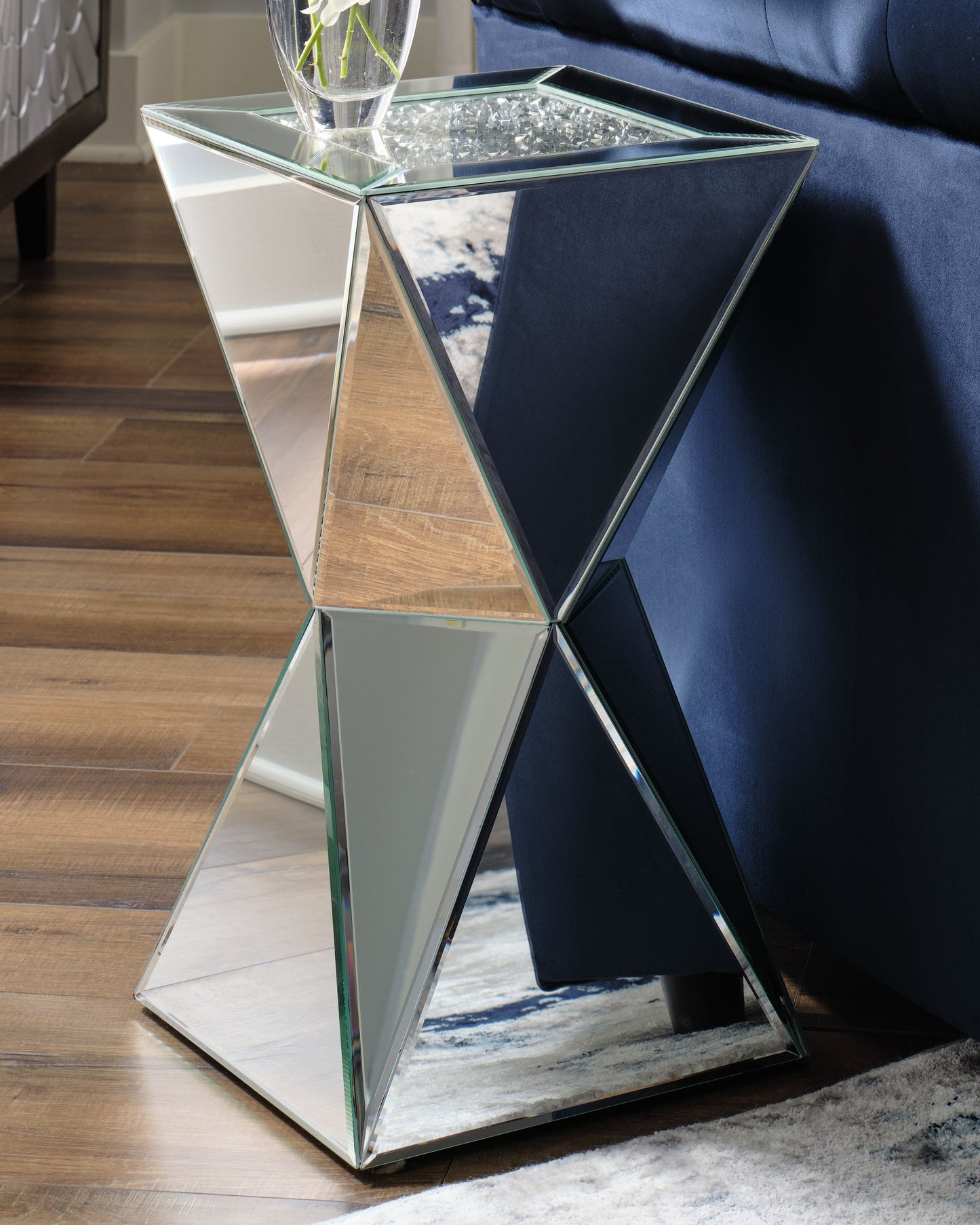 Gillrock - Metallic - Accent Table