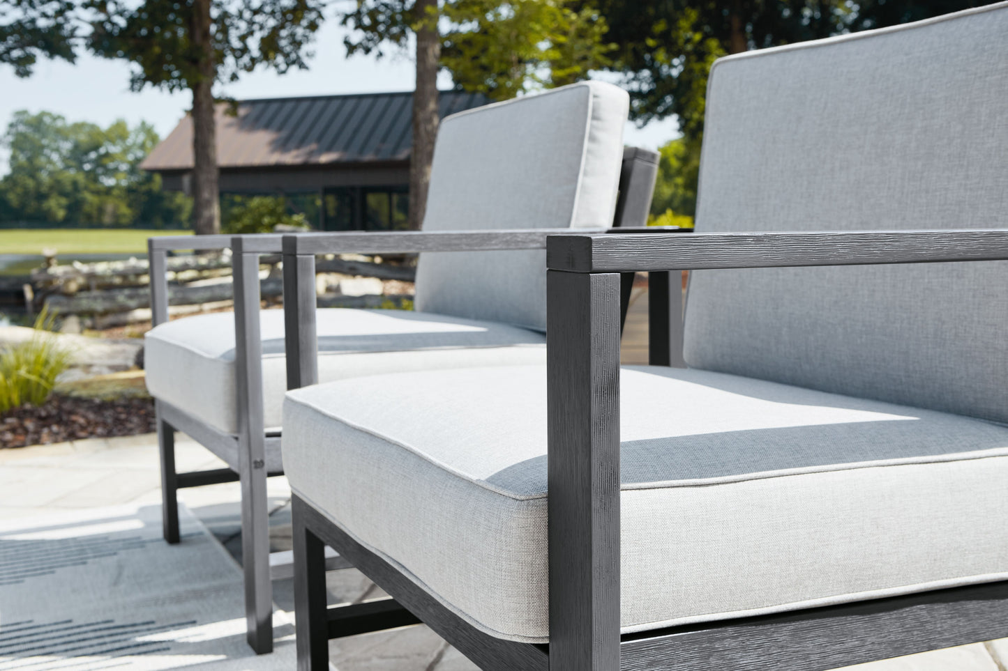 Fynnegan - Lounge Chair (Set of 2)